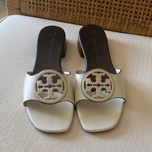Tory Burch Cream Slide Sandals with Logo